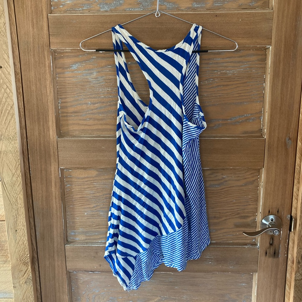 Asymmetric Racer Back Striped Tank Top - Picture 3 of 9